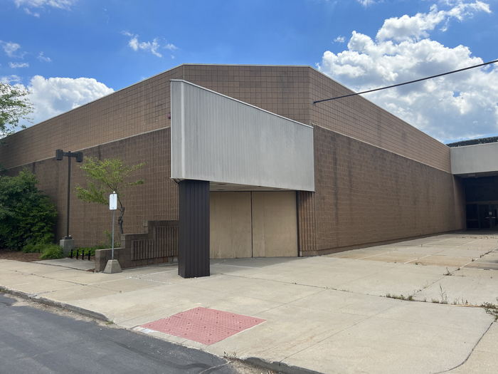 Hampton Towne Centre (Hampton Square Mall) - July 31 2022 (newer photo)